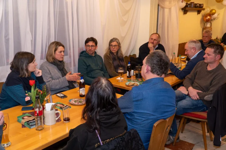 Tischgespräch in Thüngersheim mit Bundestagsdirektkandidatin Jessica Hecht